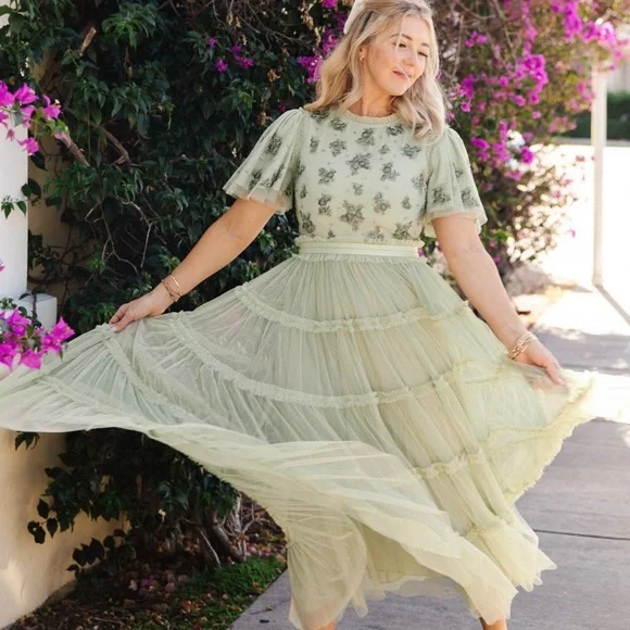 Ivy City Co Anastasia Dress in Sage - Picture 1 of 8